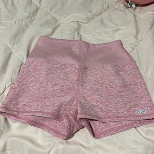 NEVER WORN ALO BIKER SHORTS